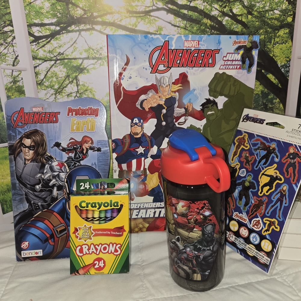 Marvel Avengers Party Set with Red and Blue Water Bottle